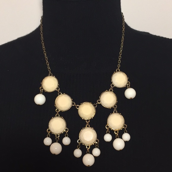 Vintage Jewelry - Vintage Costume Jewelry Necklace